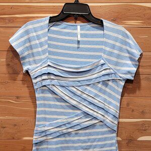Trinity Womans Short Sleeve White and Blue Striped Knit Top Blouse Medium